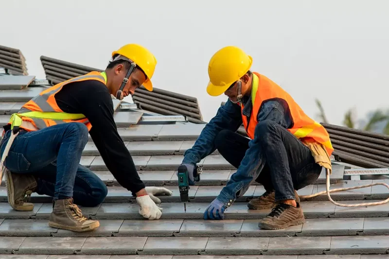 How Can You Choose the Right Roofing Contractor for Your Project?